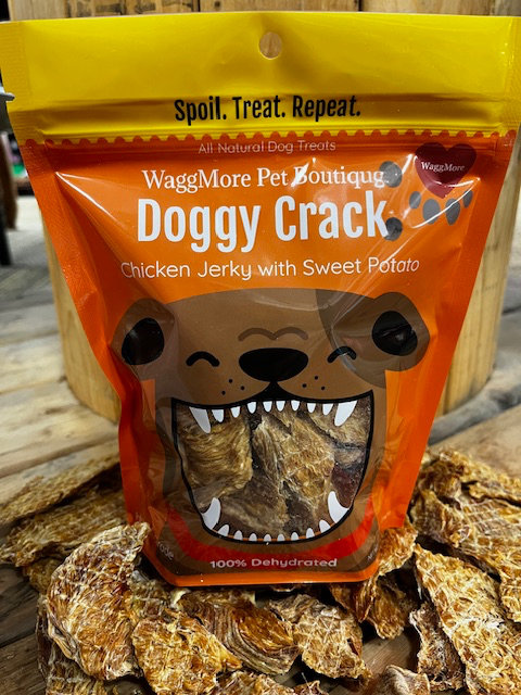 020357142682 WAGGMORE DOGGY CRACK CHICKEN JERKY WITH SWEET POTATO 8OZ