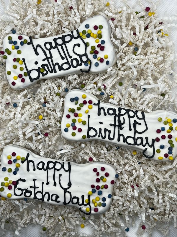 WAGGMORE BIRTHDAY BONES 6PK